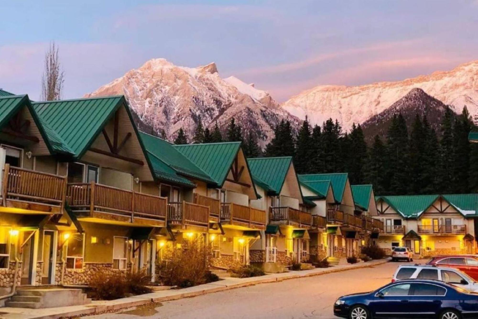 Banff Wood Lodge Canmore Exterior photo