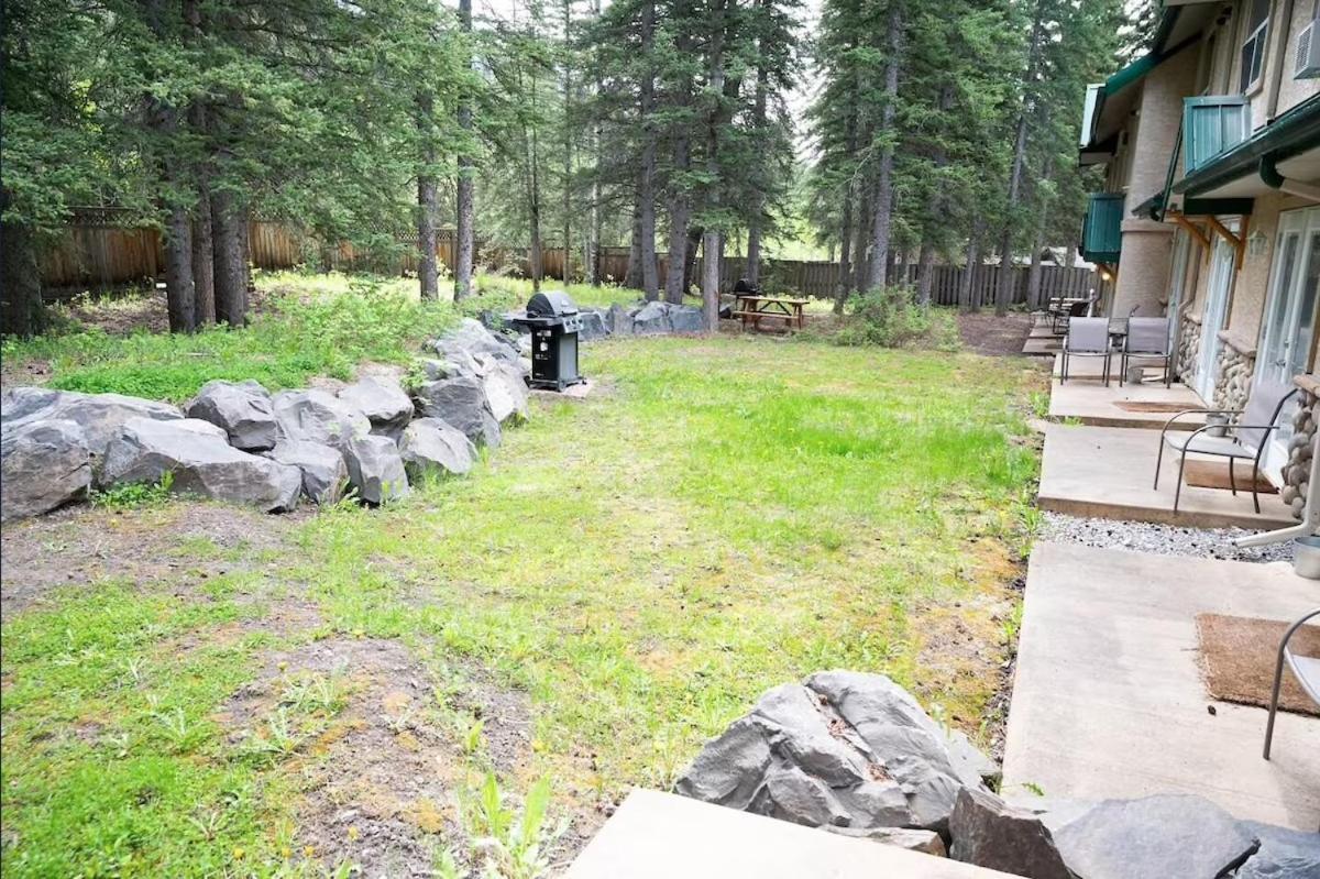 Banff Wood Lodge Canmore Exterior photo