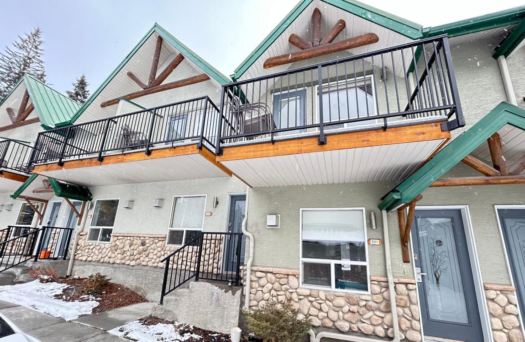 Banff Wood Lodge Canmore Exterior photo