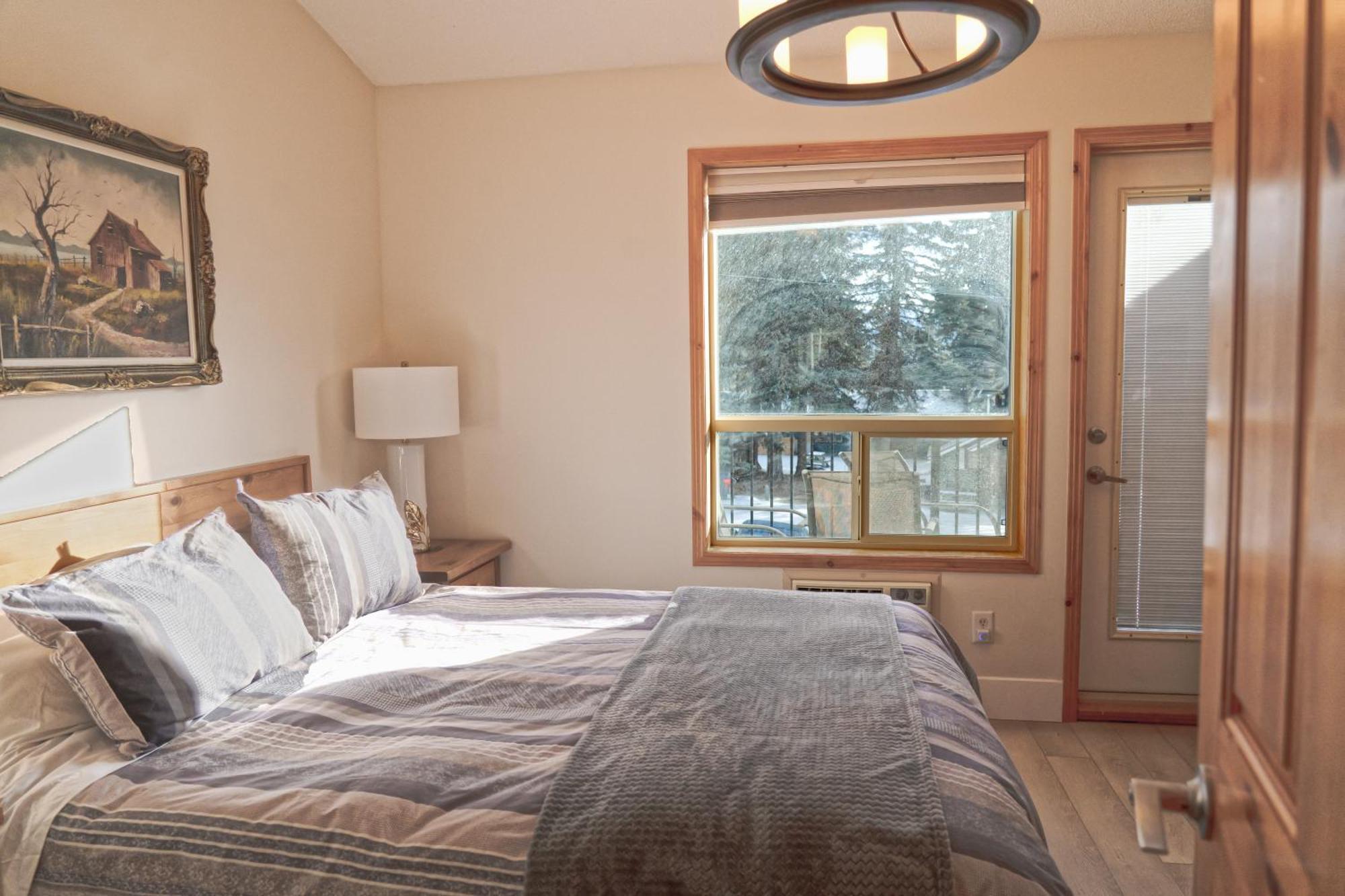 Banff Wood Lodge Canmore Exterior photo