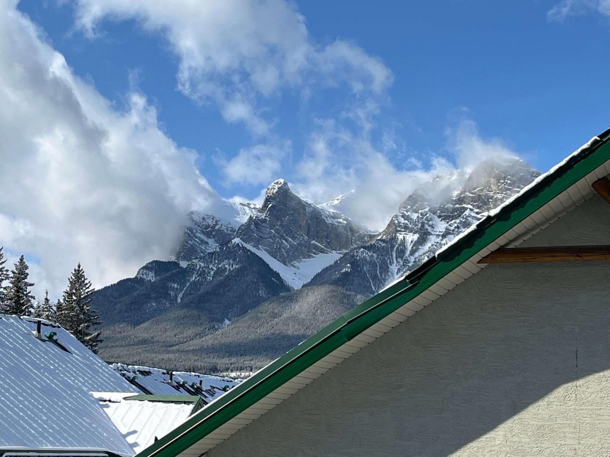 Banff Wood Lodge Canmore Exterior photo